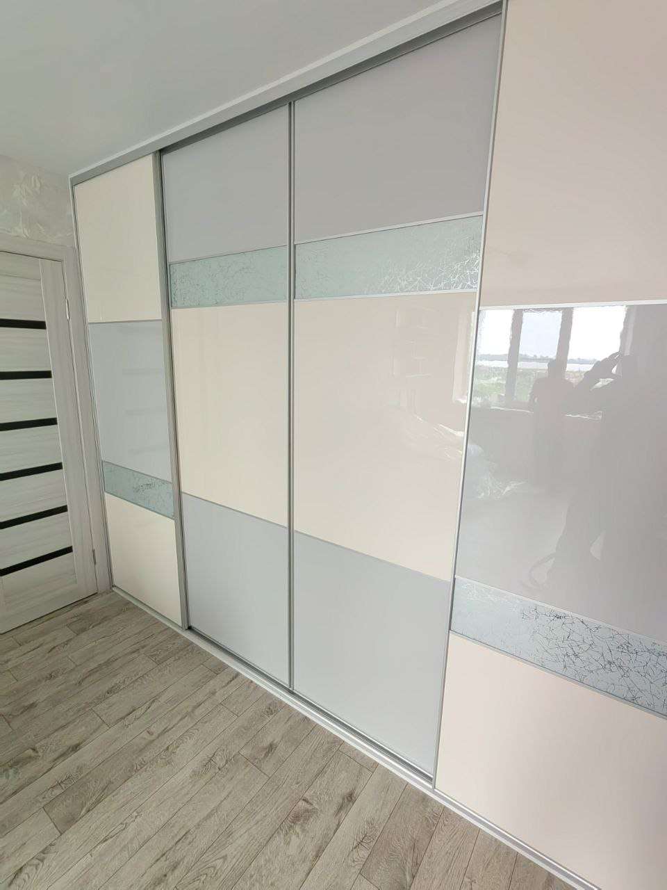 img/shkafy-kupe/pionerskaya/2023-08-23_v8ZR4Y1.jpg